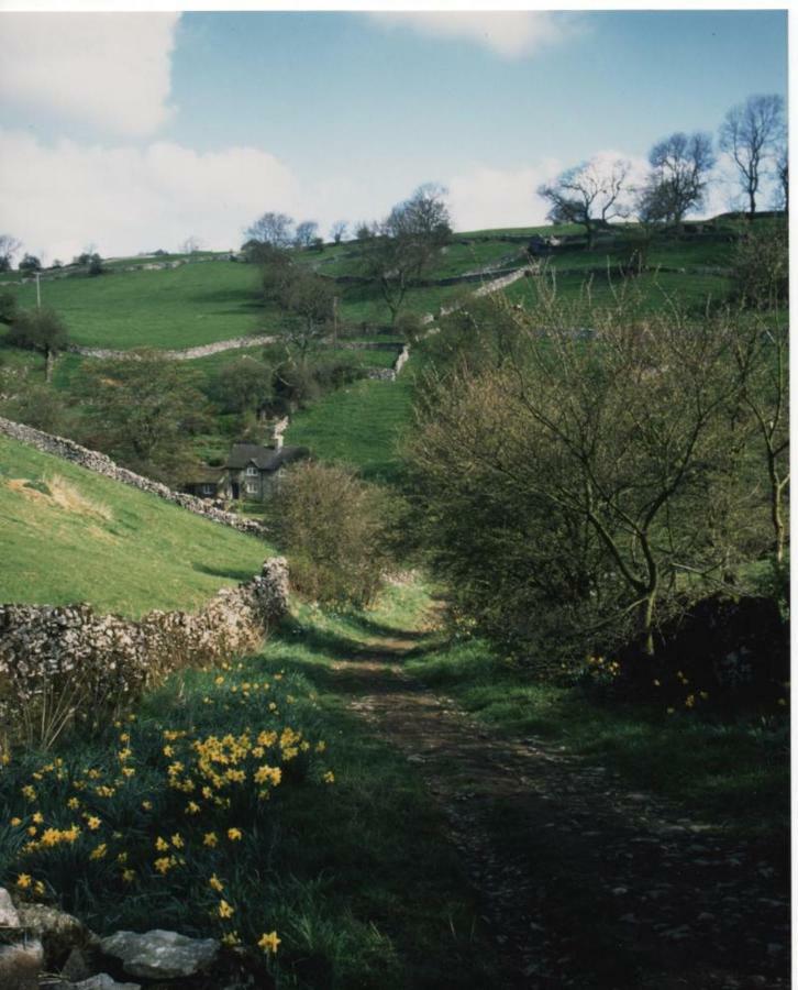 Swallows Return Hartington Kültér fotó